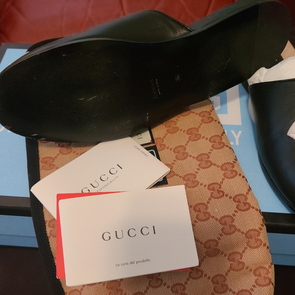 Authentic Gucci - Picture 2 of 7